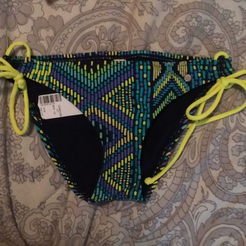 NWT!!  AEO  XS geometric/tribal bikini bottom